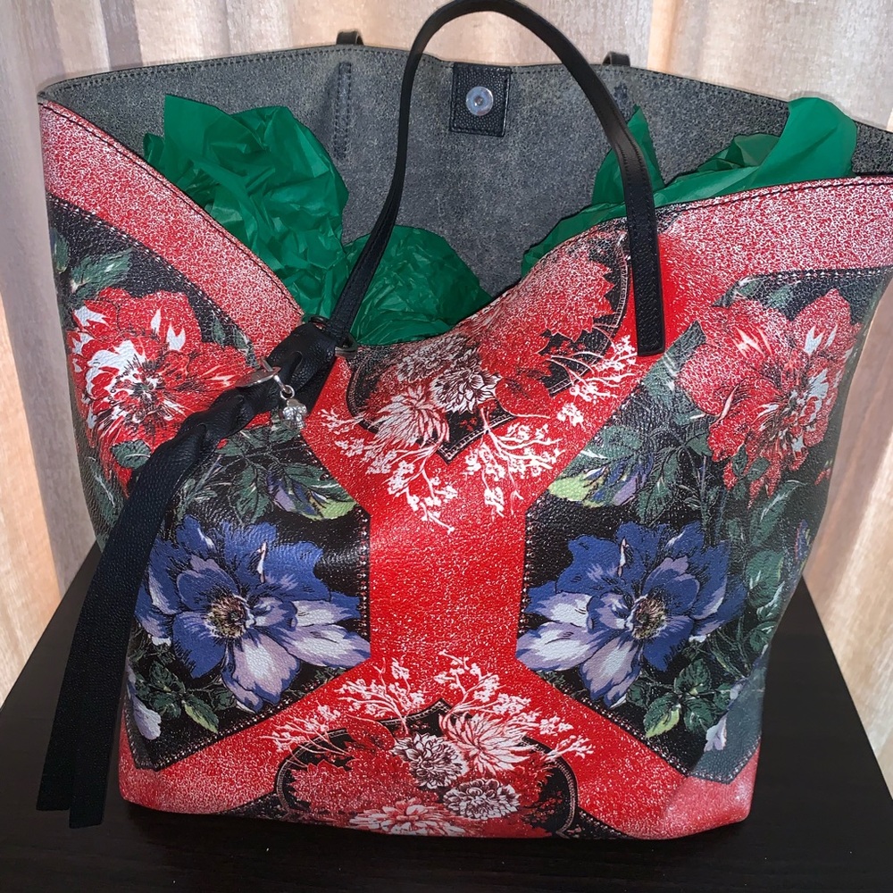 ALEXANDER MCQUEEN SKULL LEATHER OPEN TOTE